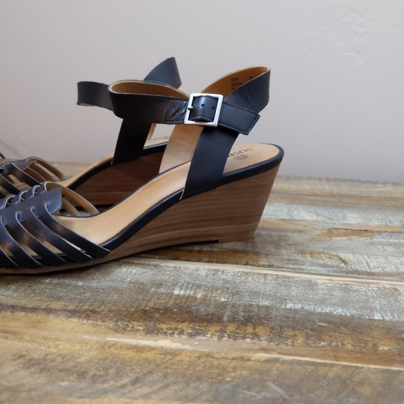 🆕🌿LEATHER GLADIATOR WEDGE SANDALS🌿 - Picture 7 of 10